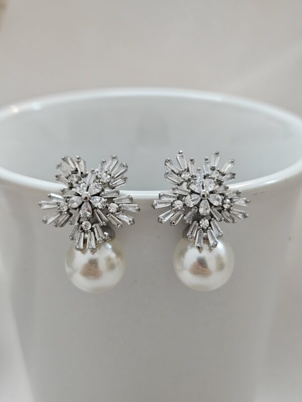Snowflake Pearl Earrings – AESP24