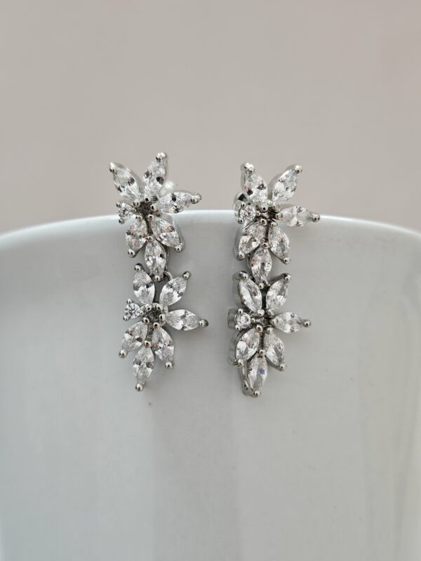 Flower Crystal Drop Earrings – AESC34