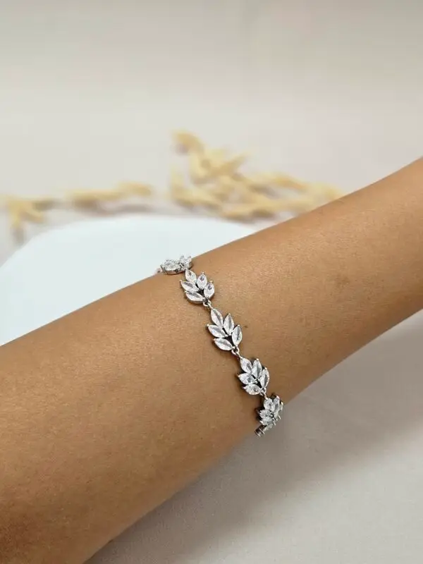 Julia Bracelet – Delicate Crystal Leave Adjustable Bracelet -ABSC12