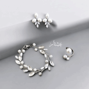 Delicate Pearls Jewelry Set
