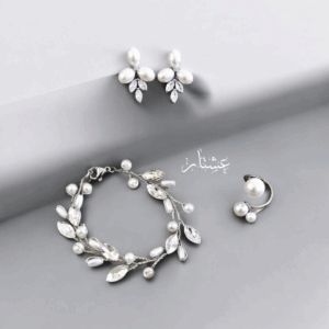 Delicate Pearls Jewelry Set