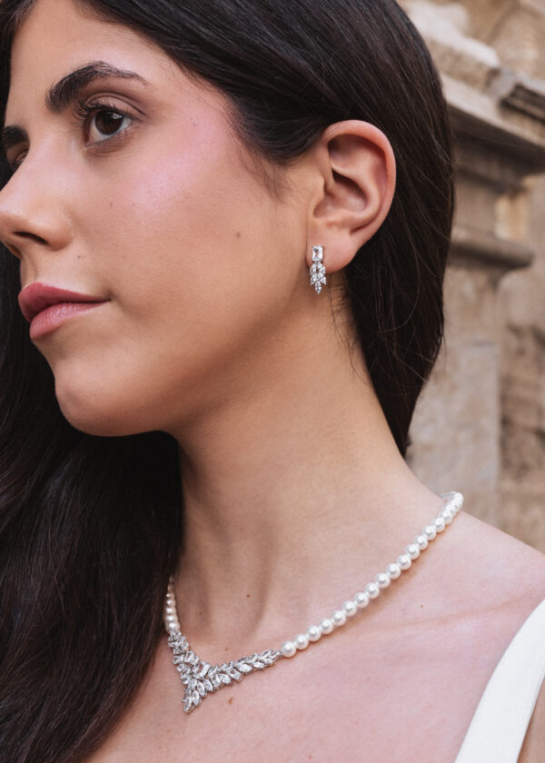 Minimalistic Crystal Drop Bridal Earrings – TERP