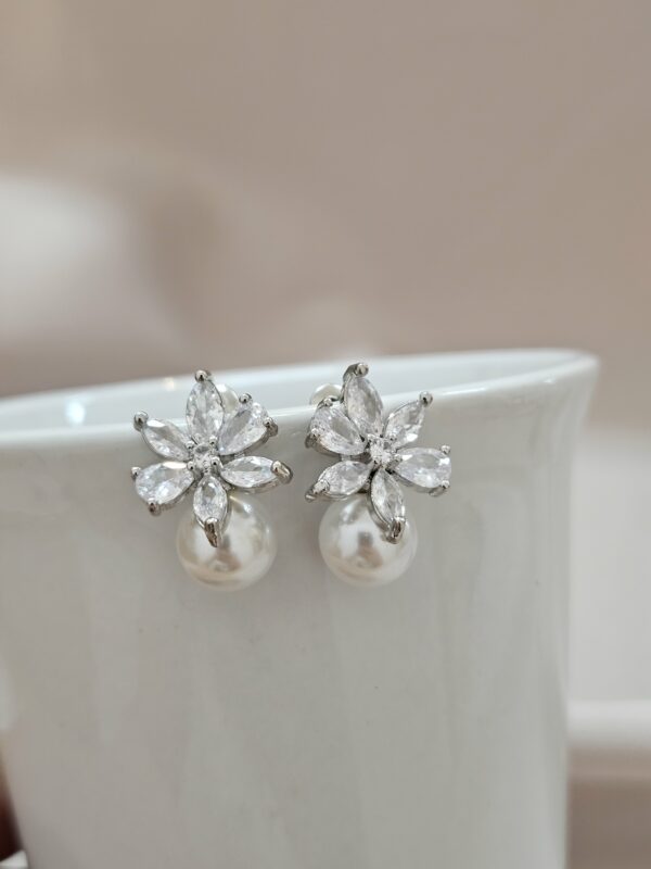 Bridal Crystal Pearl Stud Earrings – AESP53