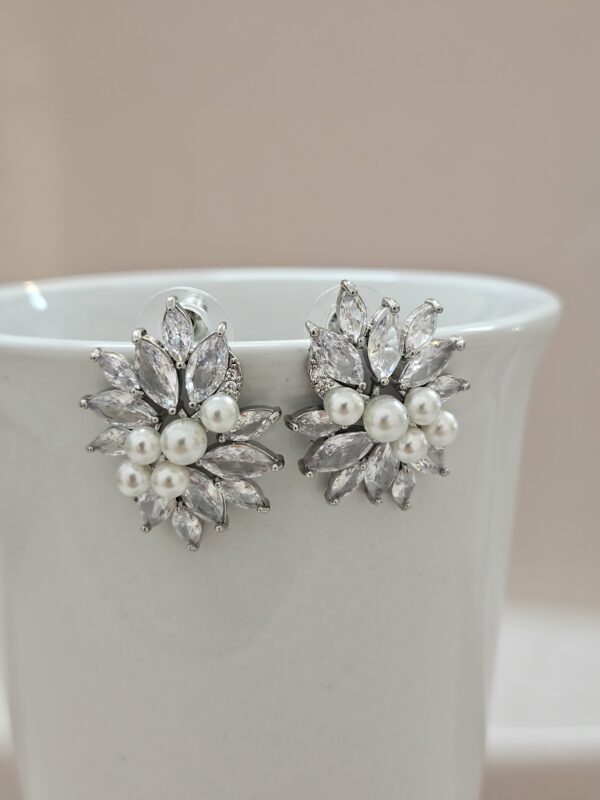 Beautiful Bridal Crystal Pearl Earrings – AESP35