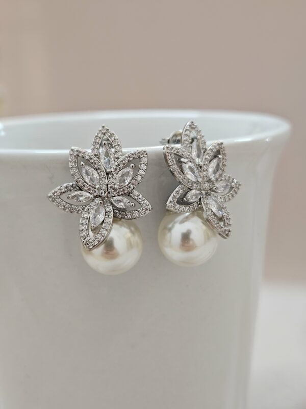 Floral Design Crystal Pearl Stud Earrings – AESP12