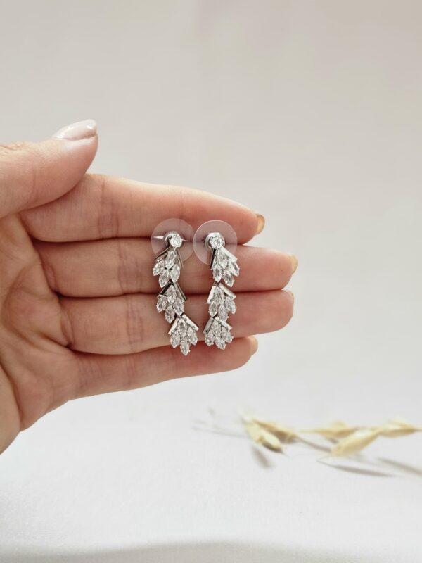 Silver Crystal Drop Earrings – AESC35