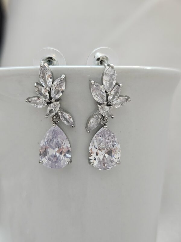 Drop Floral Crystal Earrings – AESC10