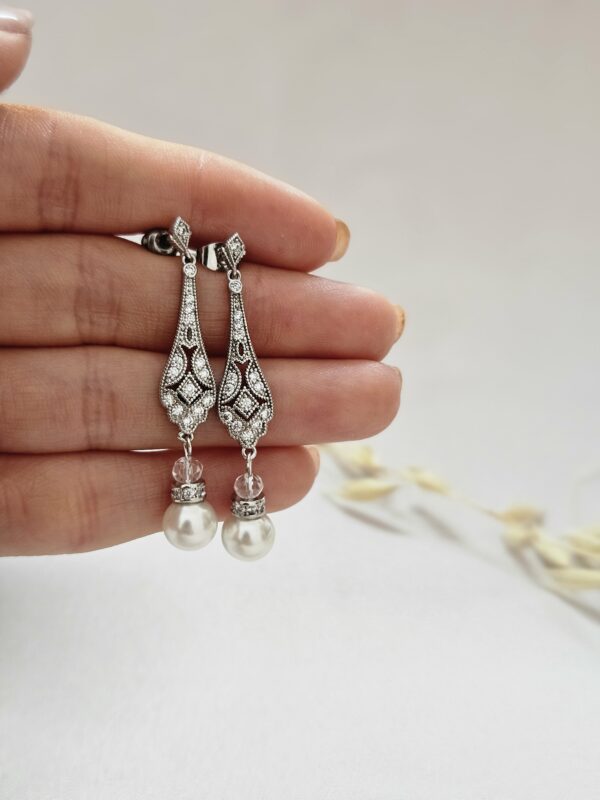 Long Vintage pearl drop earring – AESP62