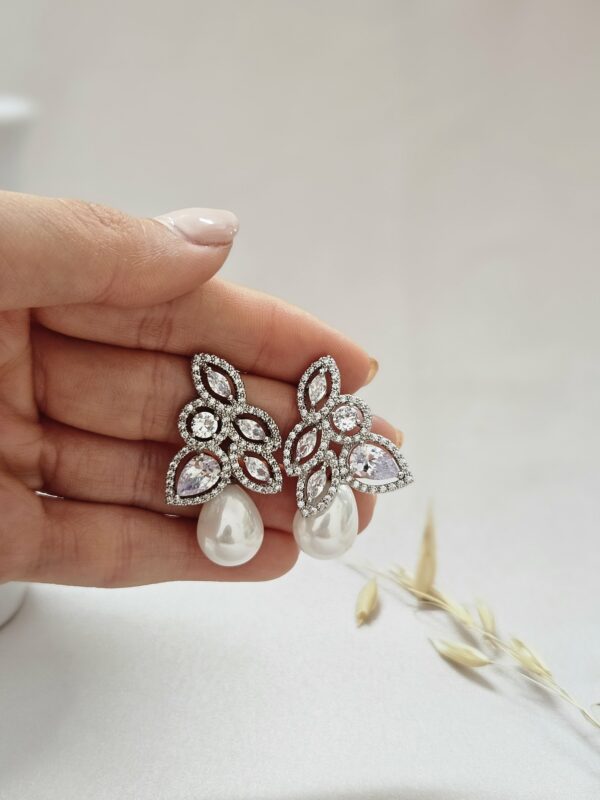 Statment Floral Crystal Pearl Stud Earrings – AEGC2