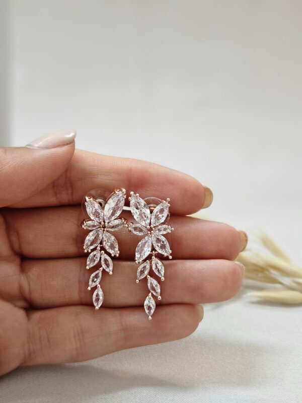 Elegant Rose Gold Crystal Drop Earrings – AERC6