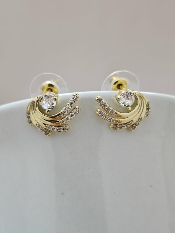 Minimal Gold Metal Stud Earrings – AEGC