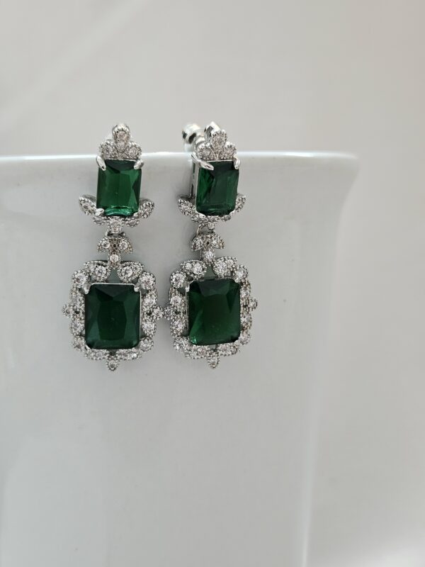 Classic Emerald Green Crystal Drop Earrings – AESG1