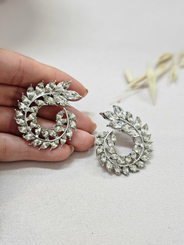 Spiral Crystal Stud Earrings – ÁESC22