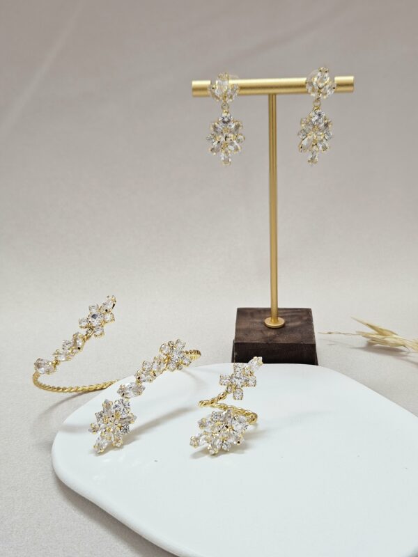 Floral Gold Finish Jewelry Set – TBSGC