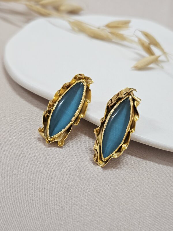 Vintage Gold Stud Earrings with Marquise Blue Stone – Tgeb