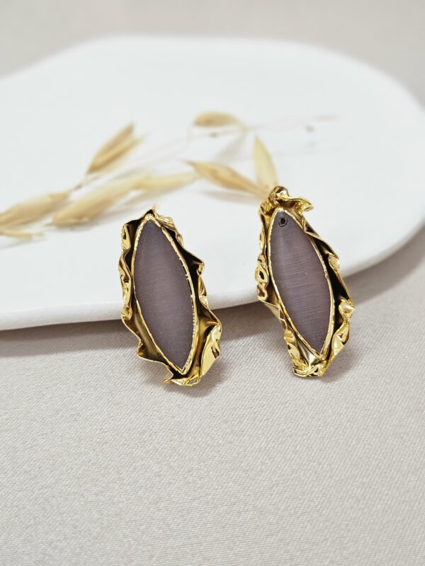 Vintage Gold Stud Earrings With Marquise Light Purple Stone – Tegp