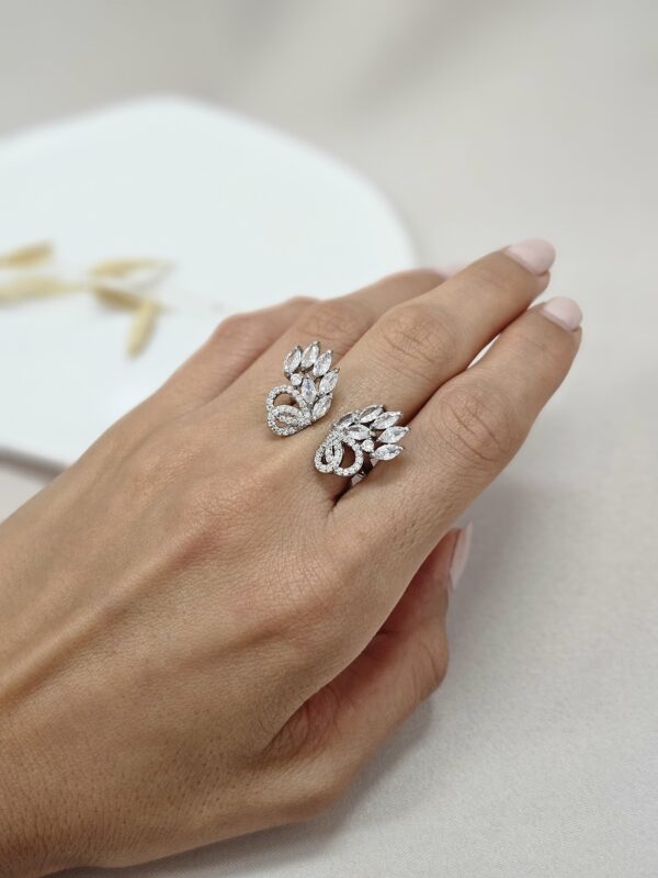 Adjustable 7 Crystals Ring – AESC34