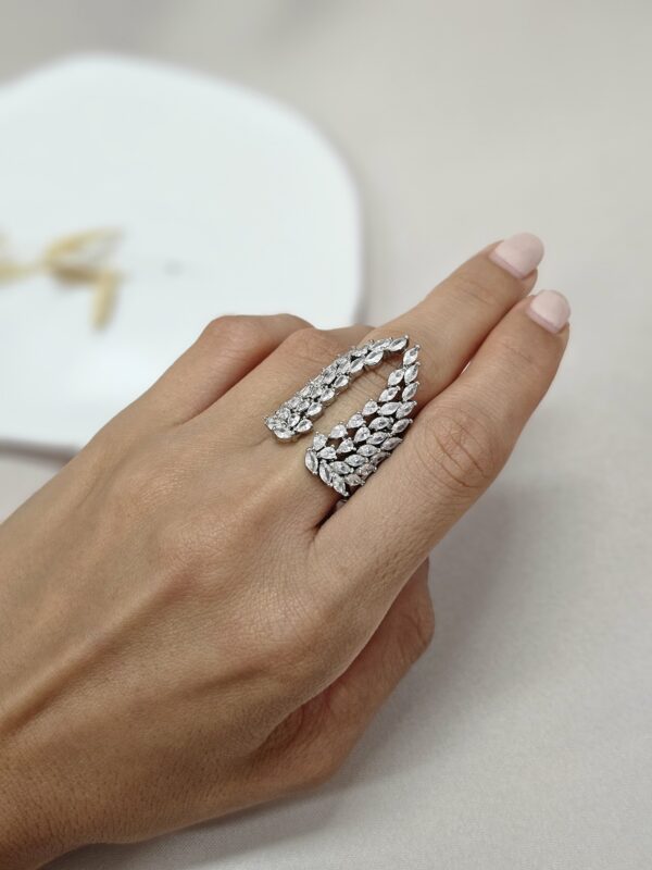 Bold Silver Leaf-Cut Crystal Open Statement Ring – AESC15