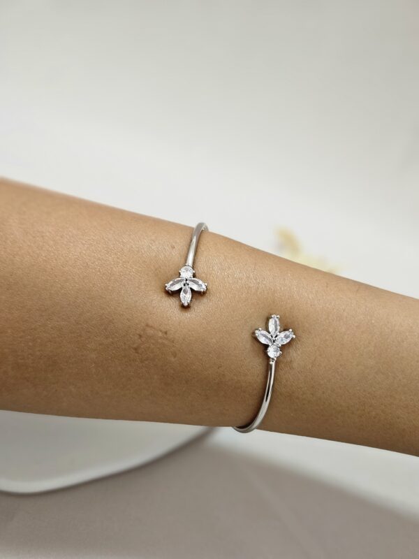 Delicate Small Leaf Cuff Crystal Bracelet – ABSC7